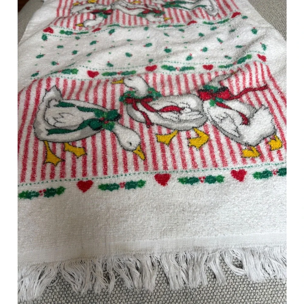 Vintage Christmas Hand Towel Country Geese Wreath Red White Stripe Fringe Trim